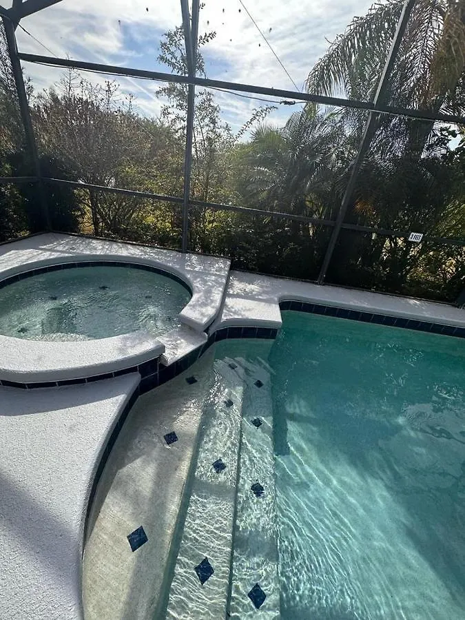 Sweet 4 Bedroom 3 Bath Pool & Spa Home Davenport Nyaraló