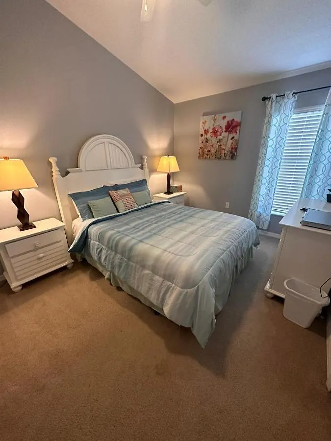 Sweet 4 Bedroom 3 Bath Pool & Spa Home Davenport