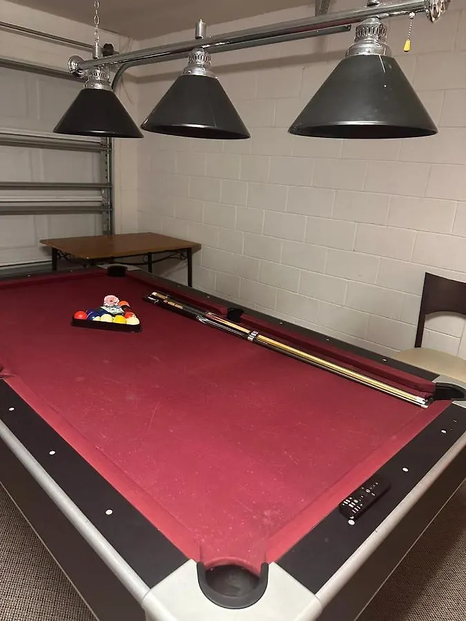 Sweet 4 Bedroom 3 Bath Pool & Spa Home Davenport